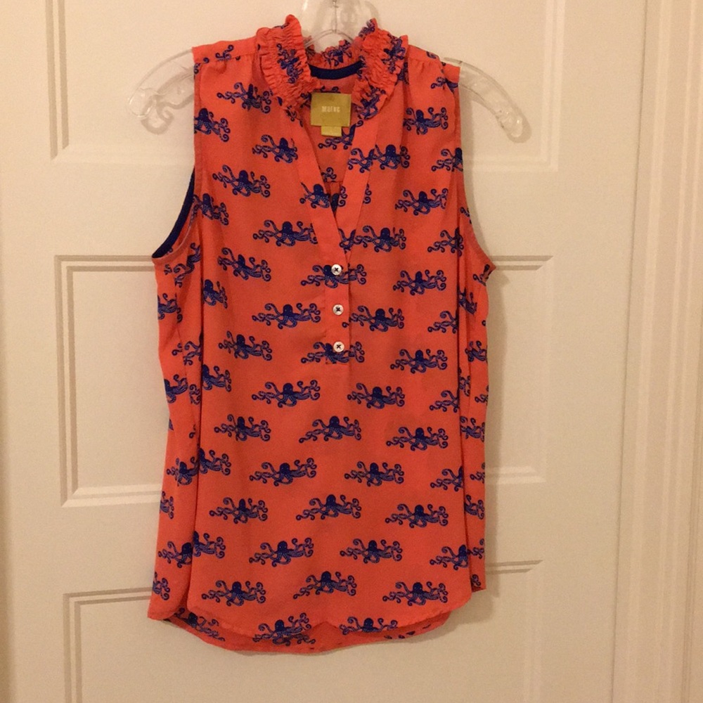 Sleeveless printed top